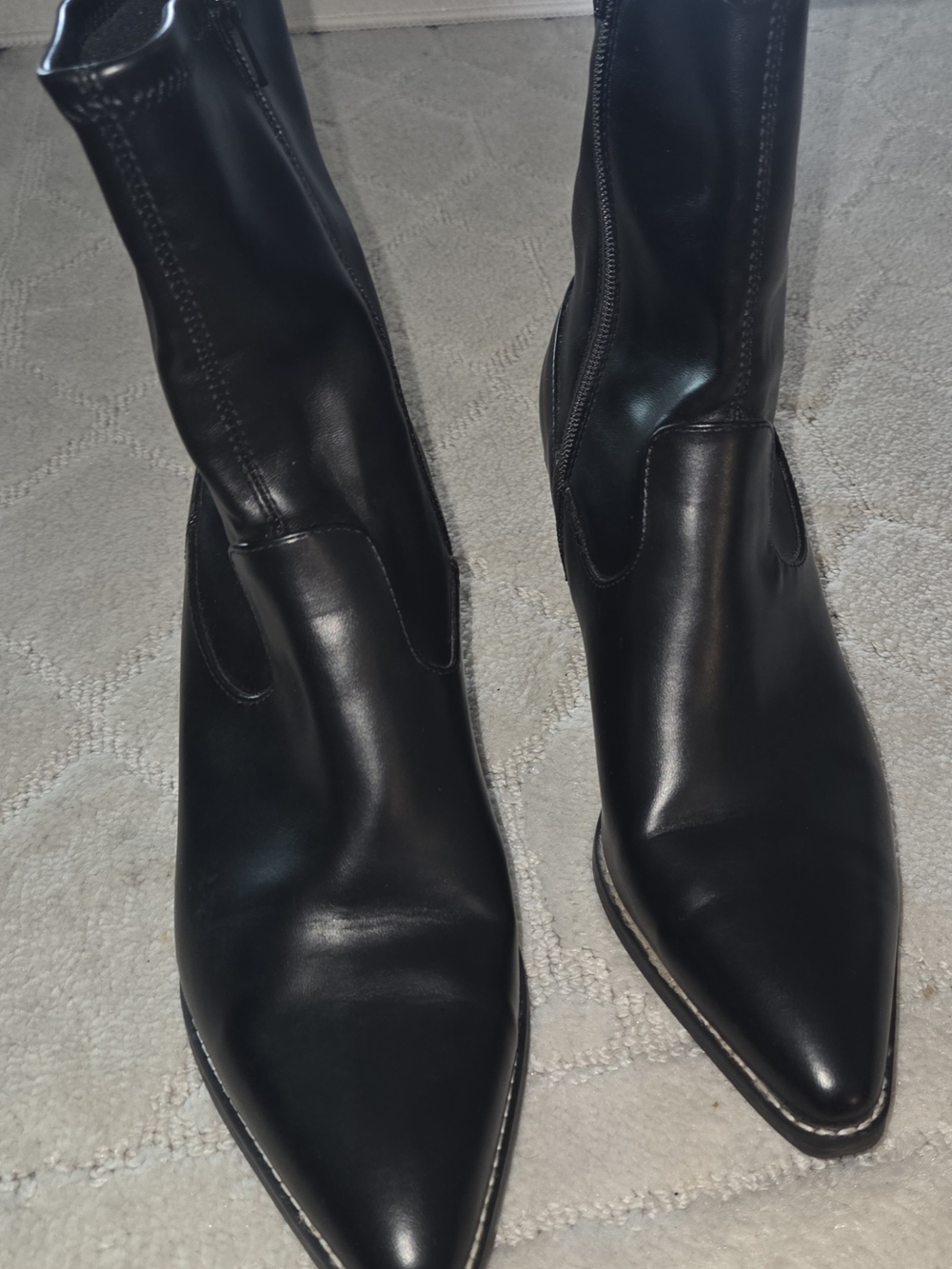 Universal Thread Black Pointed Toe Stretch Ankle Boots